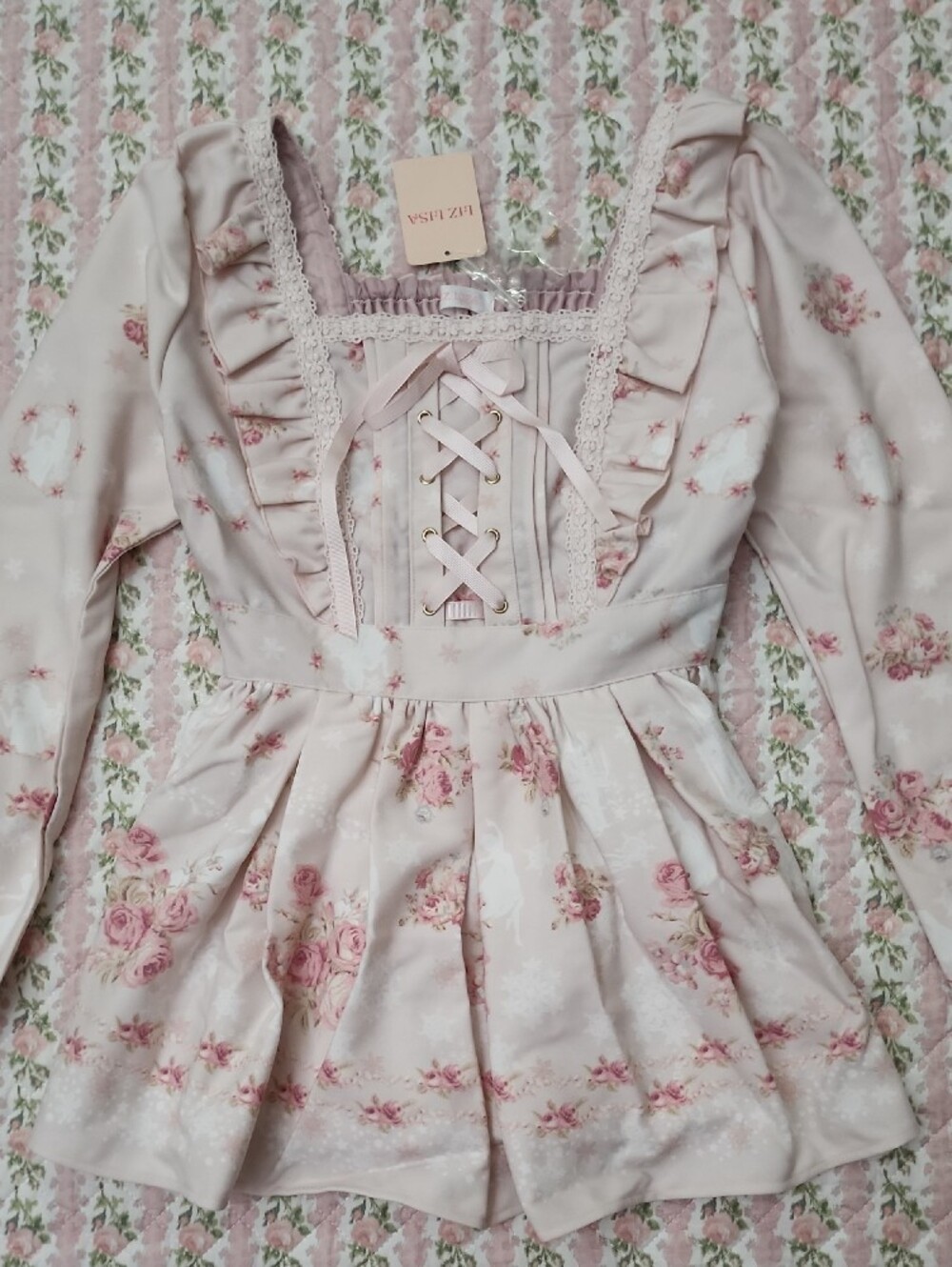 NWT LIZ LISA 🎀 Pink Floral Ruffled Peplum Top